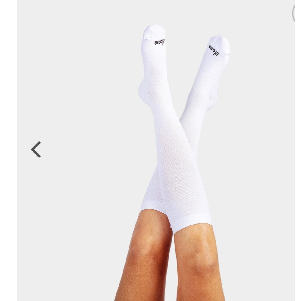 Clove Compression Socks White 20-30mmHg Comfortable & Durable Small women white